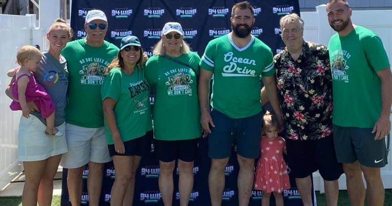 Instagram.com/donnakelce